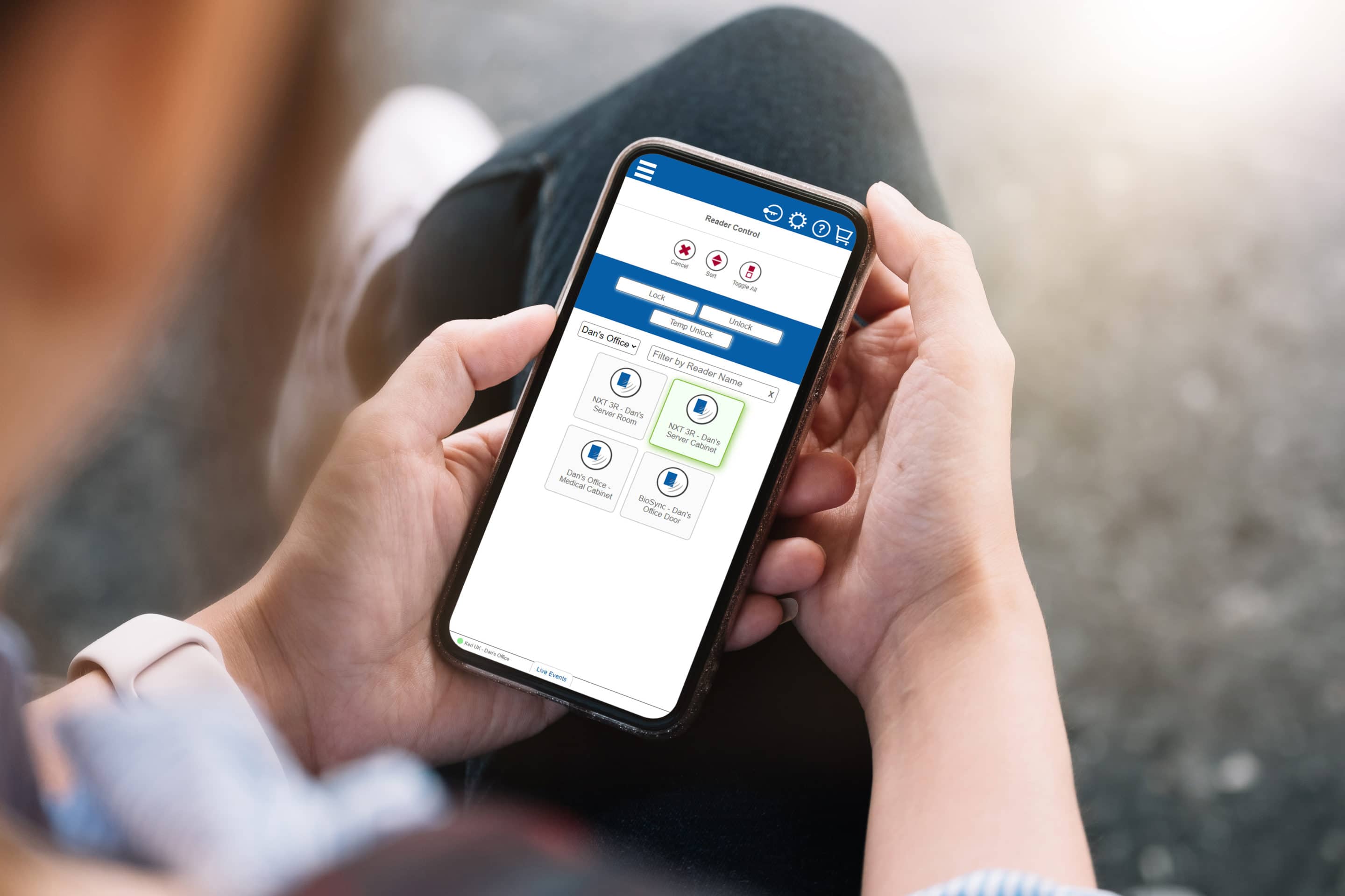 BorealisPhoneHero scaled